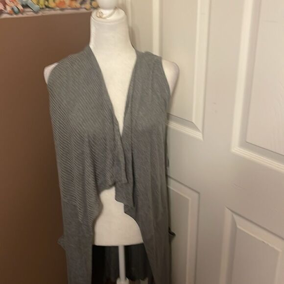Pink Rose Cardigan Gray Size Medium EUC - Picture 1 of 10